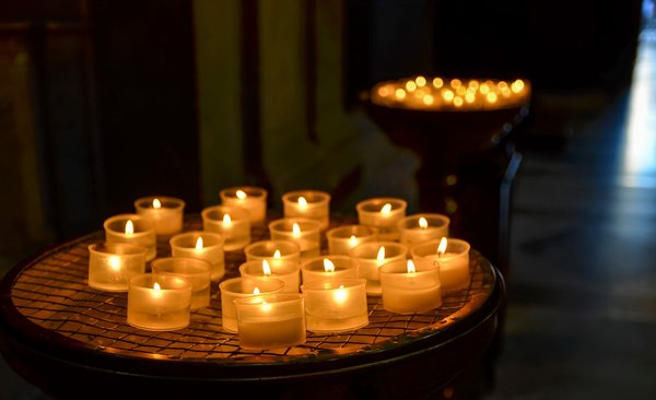 Découvrez les chandelles romaines : beauté et émotions garanties !